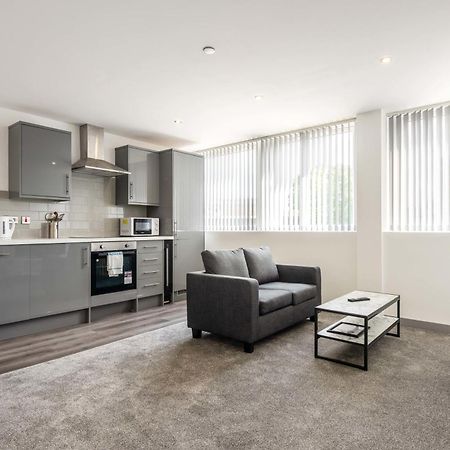 Modern 1 Bedroom Yeadon Apartment Exterior foto